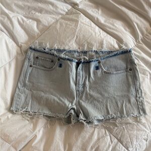 NEVER WORN Levi's Light Blue Frayed Jean Shorts